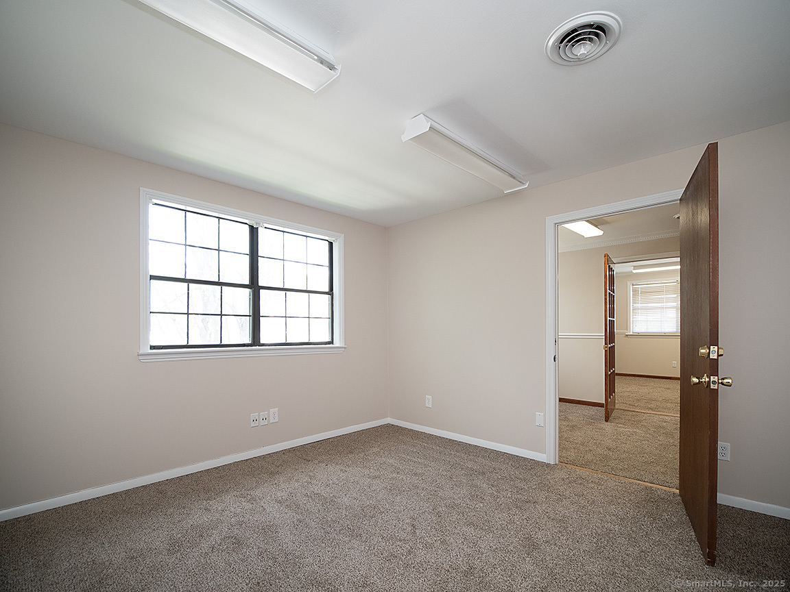 27 Lucy Street Woodbridge CT 06525