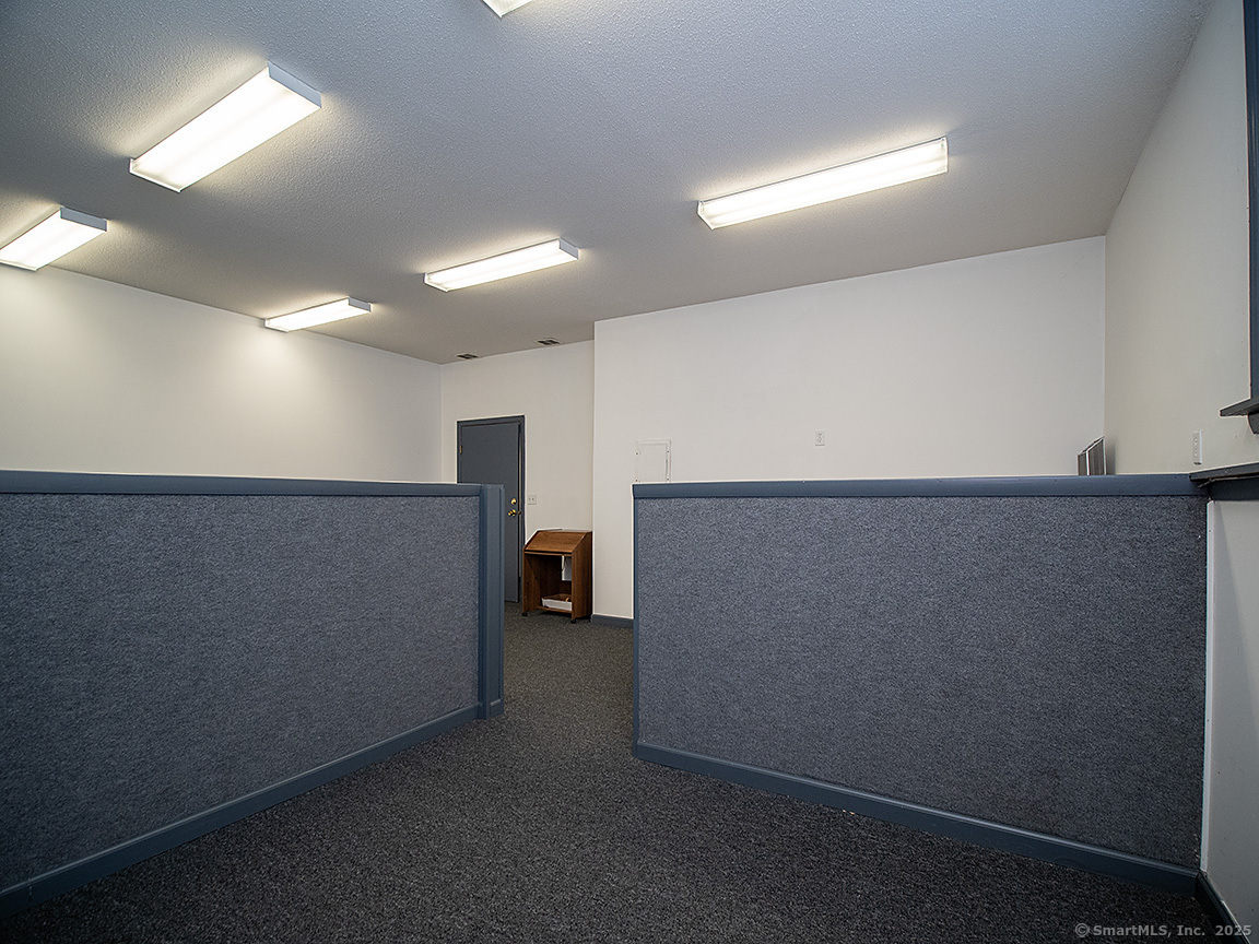 27 Lucy Street Woodbridge CT 06525