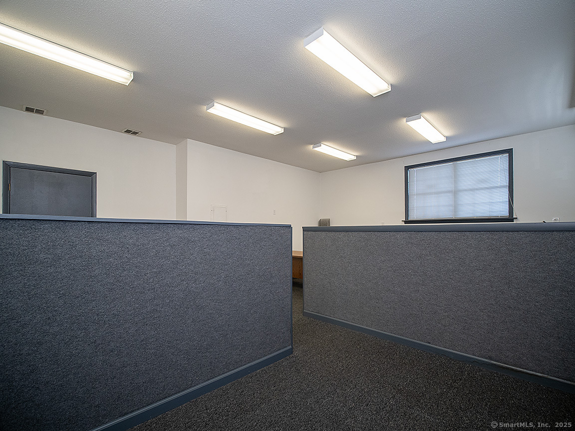 27 Lucy Street Woodbridge CT 06525