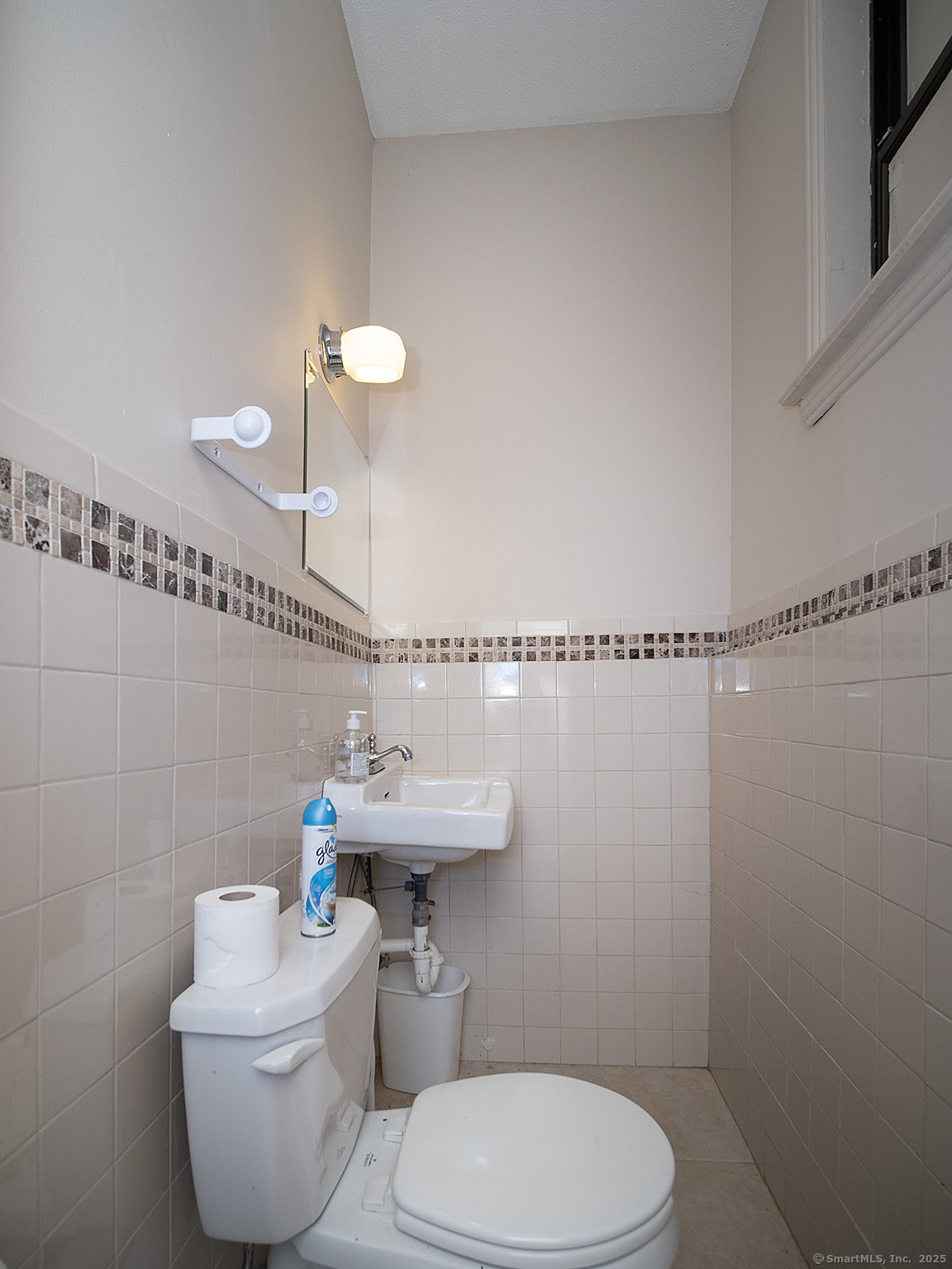 27 Lucy Street Woodbridge CT 06525