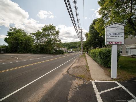27 Lucy Street Woodbridge CT 06525