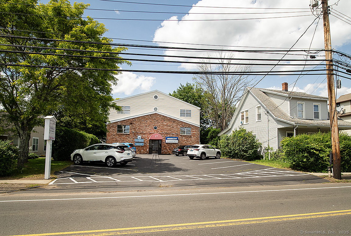 27 Lucy Street Woodbridge CT 06525