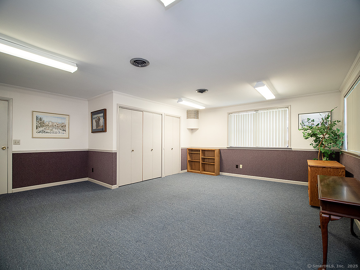 27 Lucy Street Woodbridge CT 06525