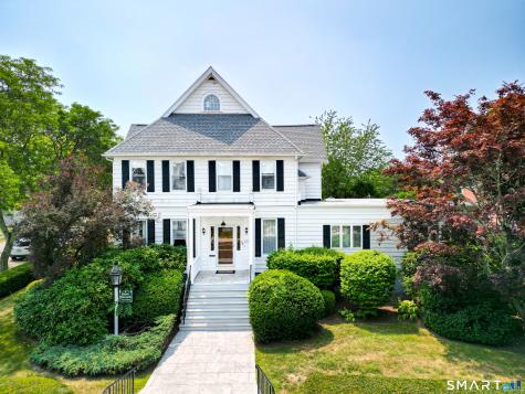 32 East Main Street Stonington CT 06355