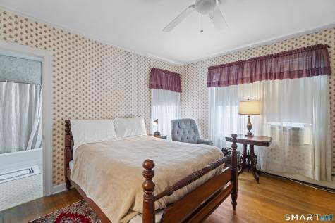 32 East Main Street Stonington CT 06355