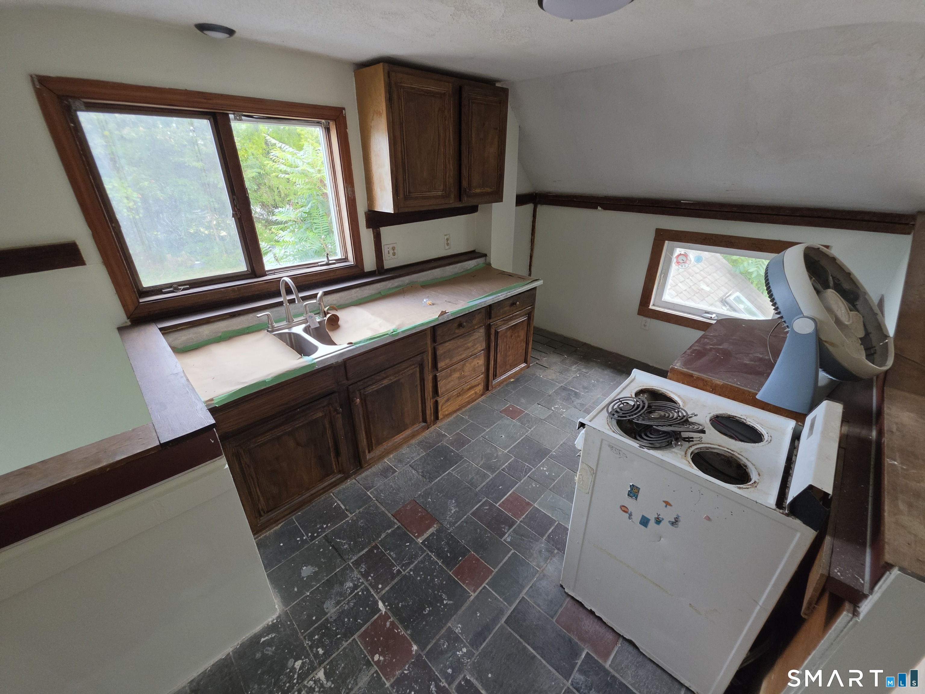 1209 Poquonnock Road Groton CT 06340
