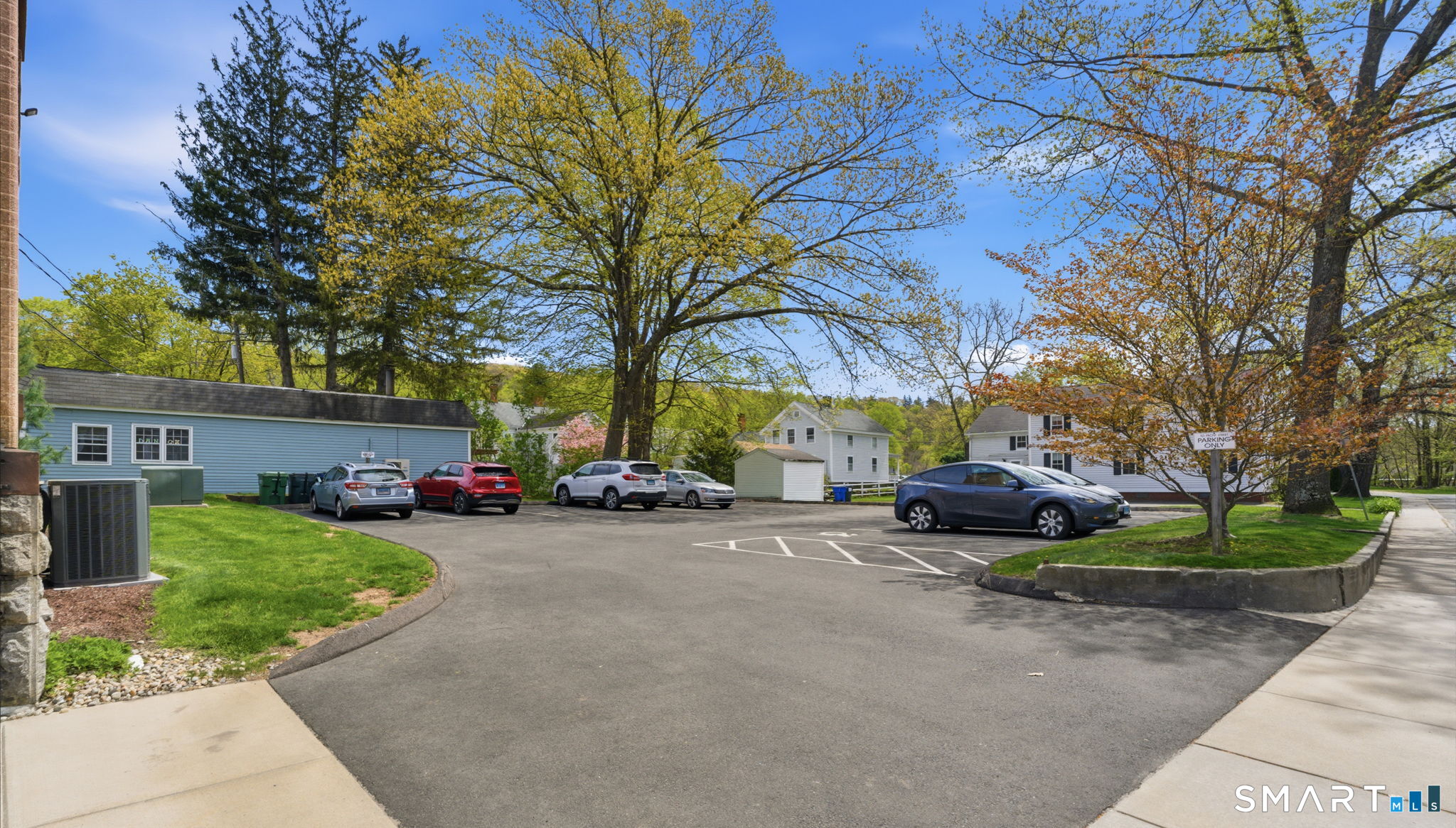 10 Front Street Canton CT 06019