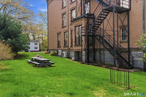 10 Front Street Canton CT 06019