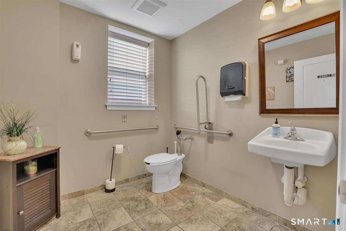 873 Main Street Manchester CT 06040