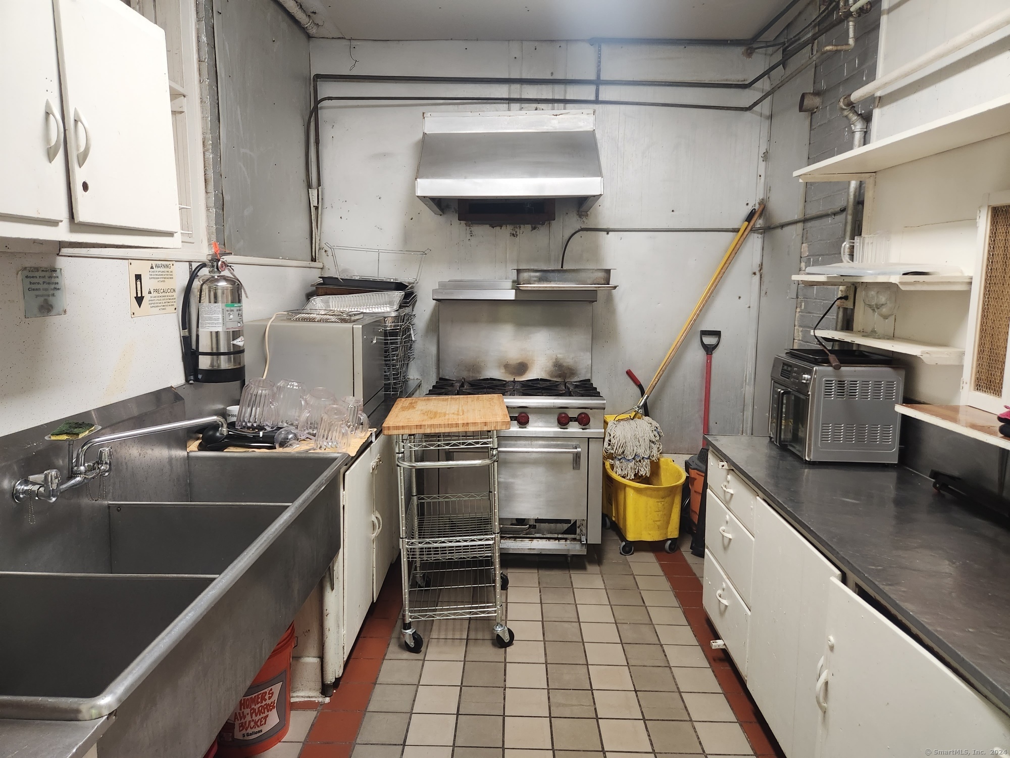 37 Orlando Street West Haven CT 06516