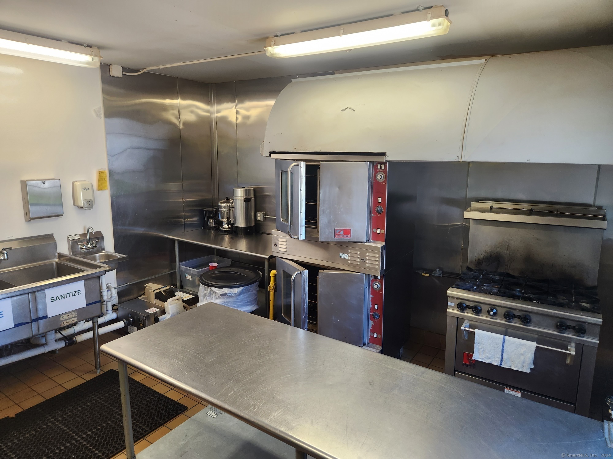 37 Orlando Street West Haven CT 06516