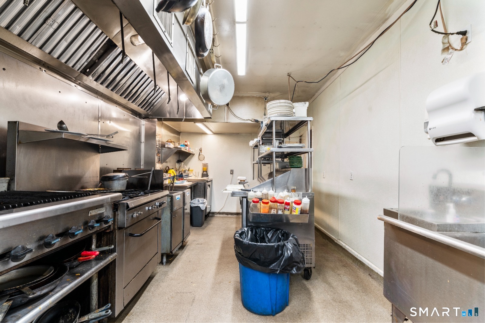 672 Main Street East Haven CT 06512