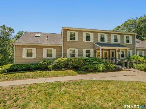 35 Saybrook Road Essex CT 06426