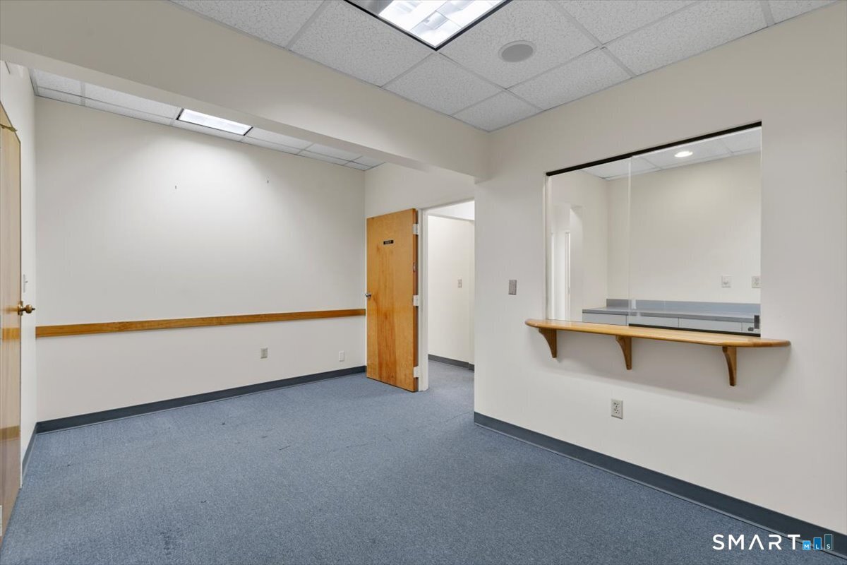 2428 Whitney Avenue Hamden CT 06518