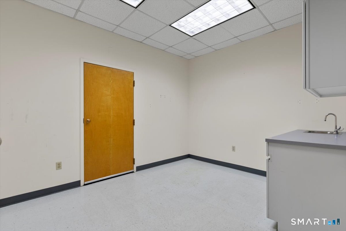 2428 Whitney Avenue Hamden CT 06518