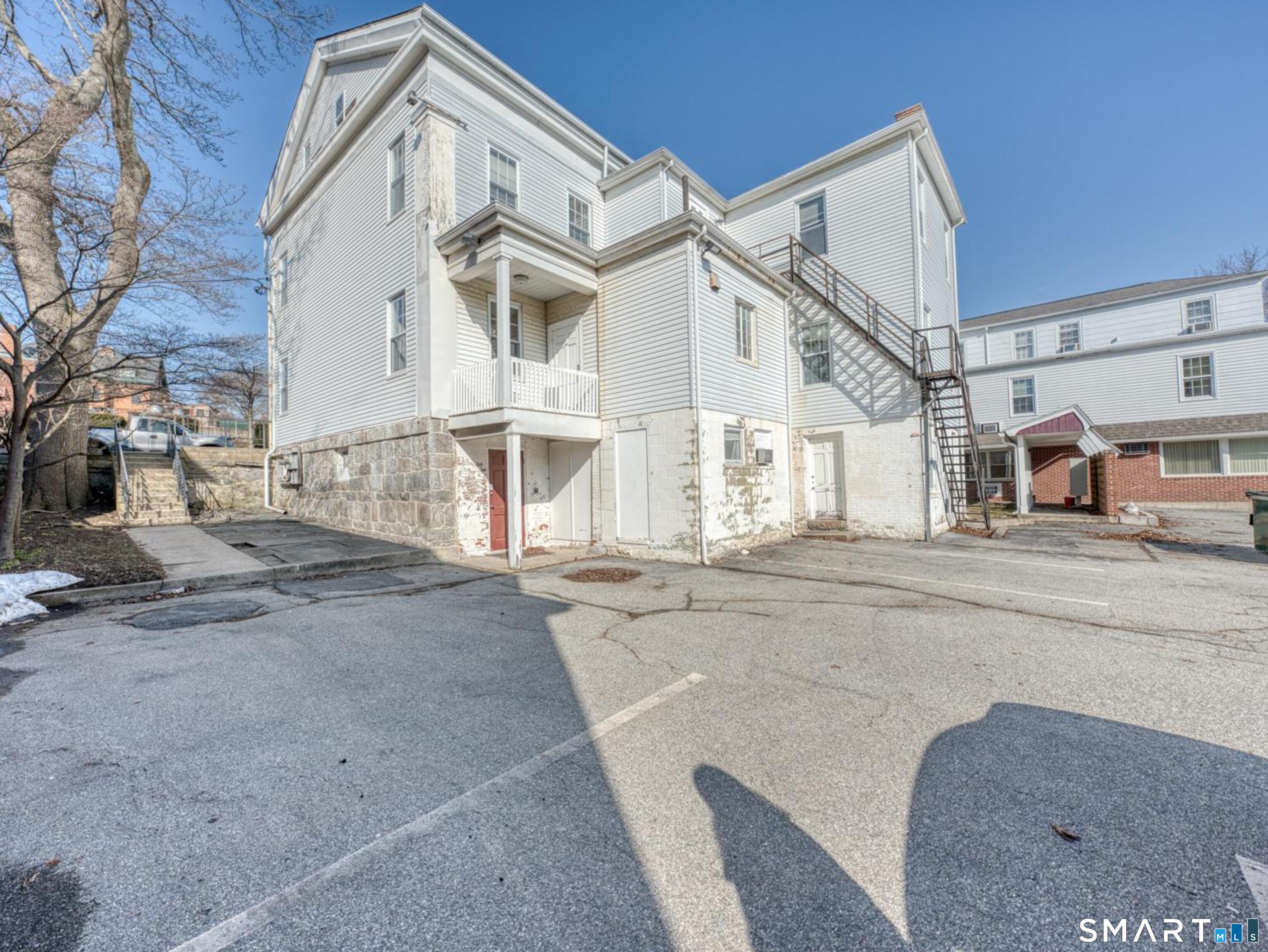 105 Huntington Street New London CT 06320