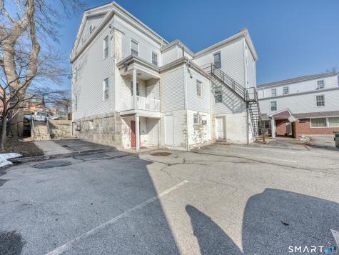 105 Huntington Street New London CT 06320