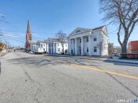 105 Huntington Street New London CT 06320