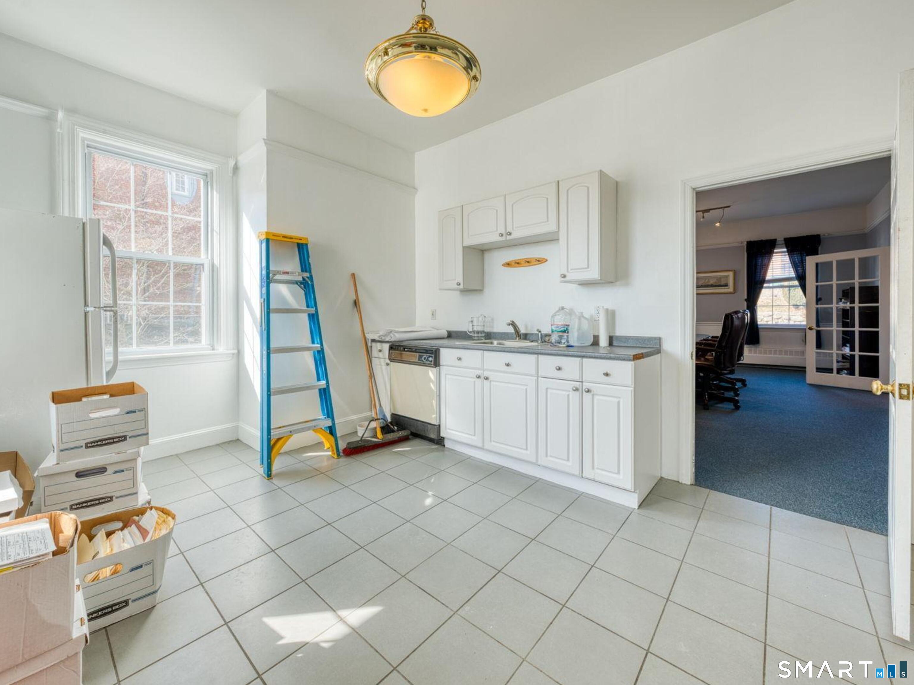 105 Huntington Street New London CT 06320