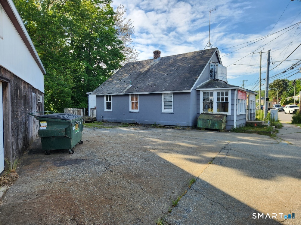 2239 Route 32 Montville CT 06382