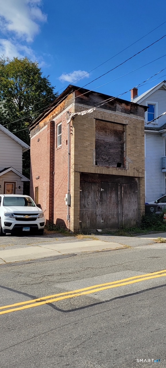 16 East Pearl Street Torrington CT 06790