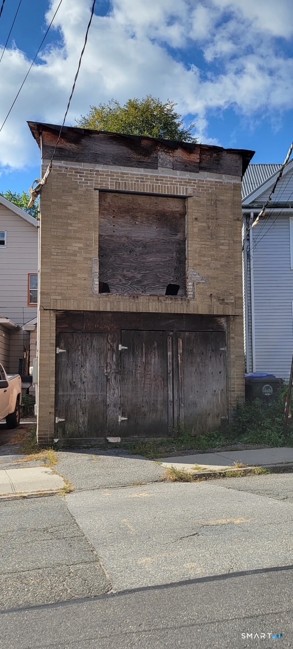 16 East Pearl Street Torrington CT 06790