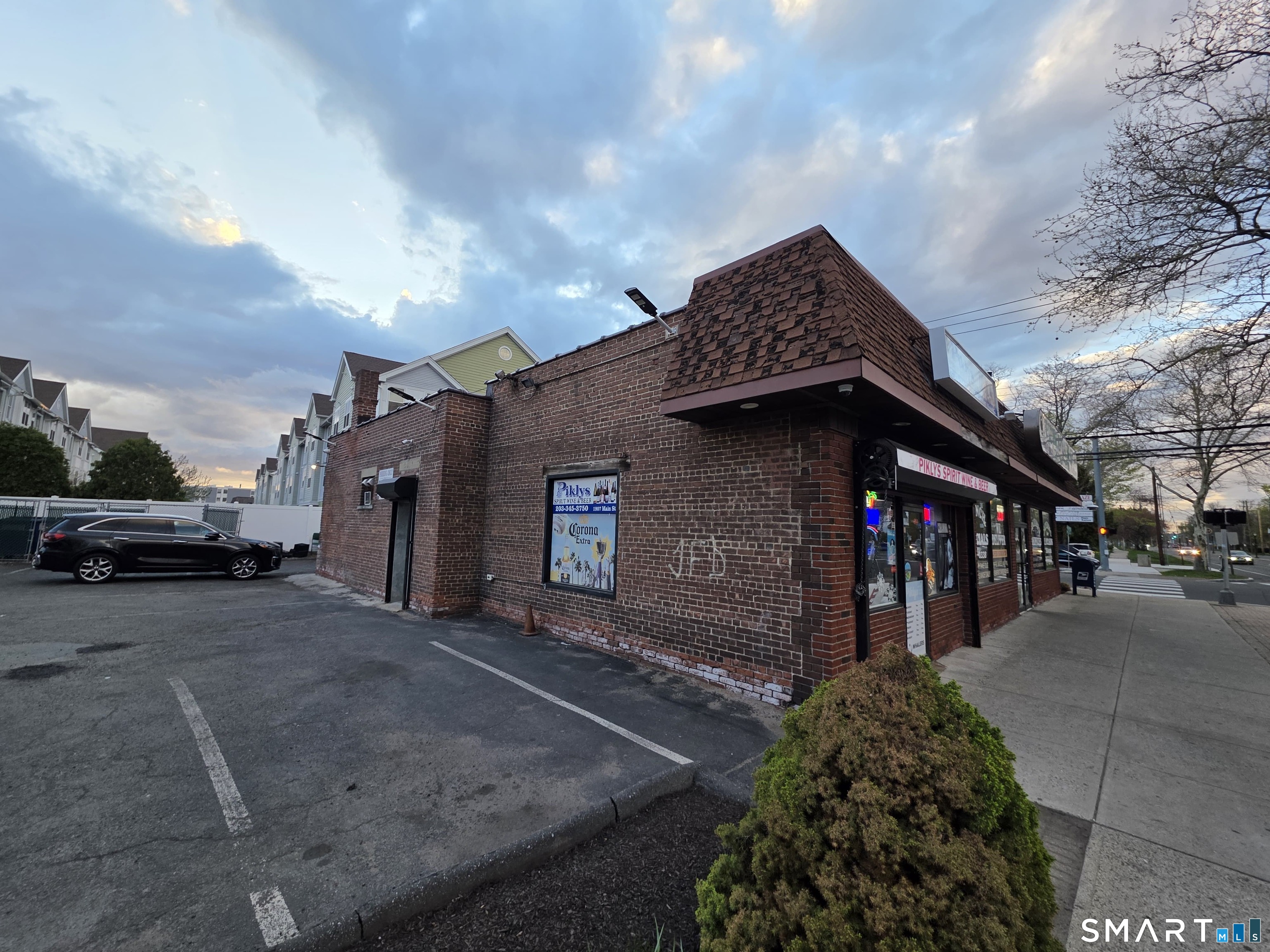 1907 Main Street Stratford CT 06615