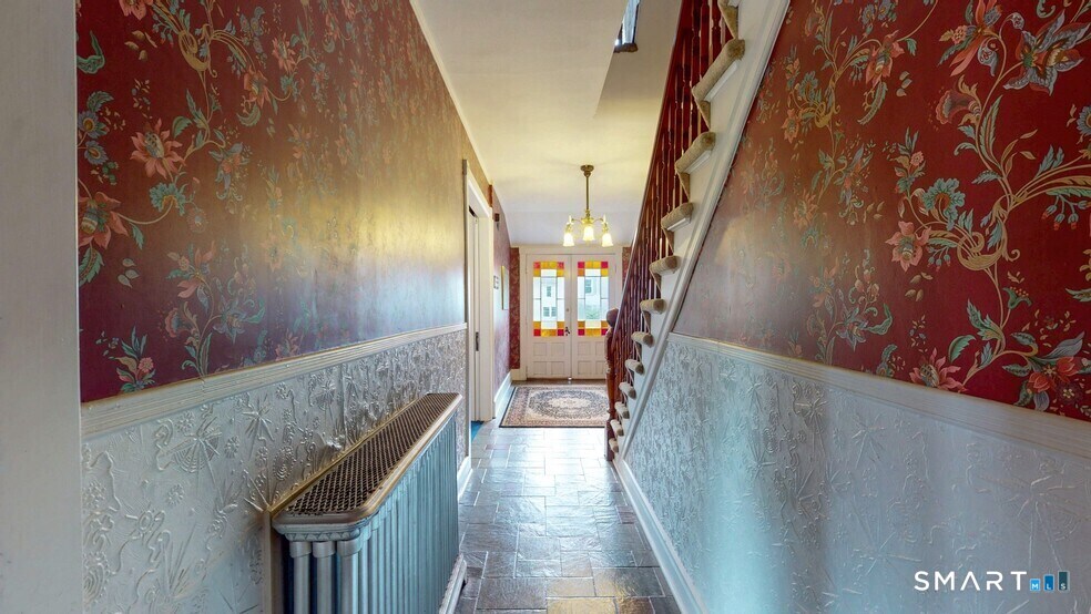 8 West High Street East Hampton CT 06424