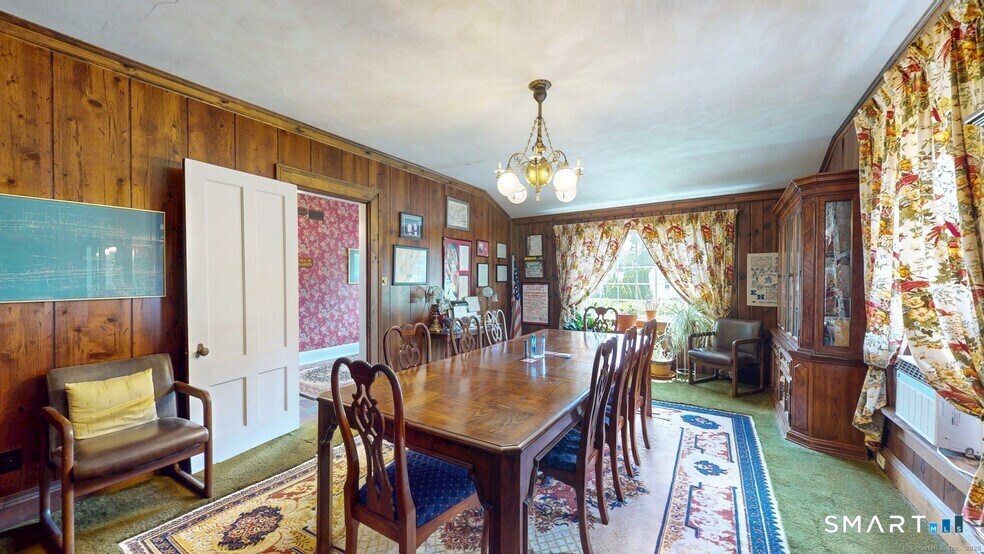 8 West High Street East Hampton CT 06424