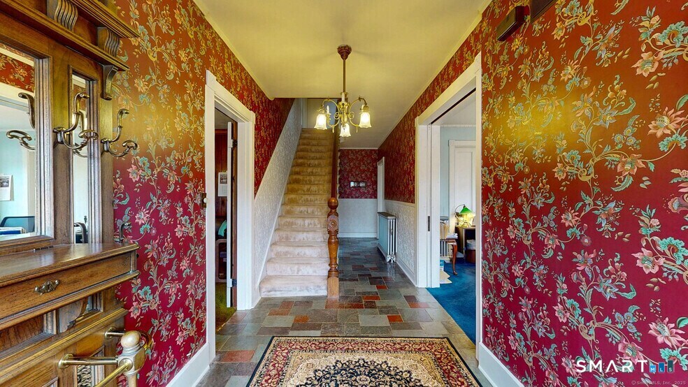 8 West High Street East Hampton CT 06424