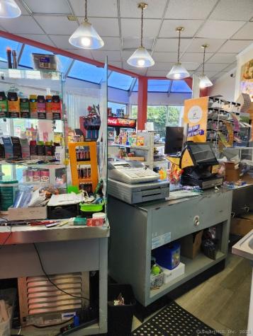 458 Ocean Avenue New London CT 06320