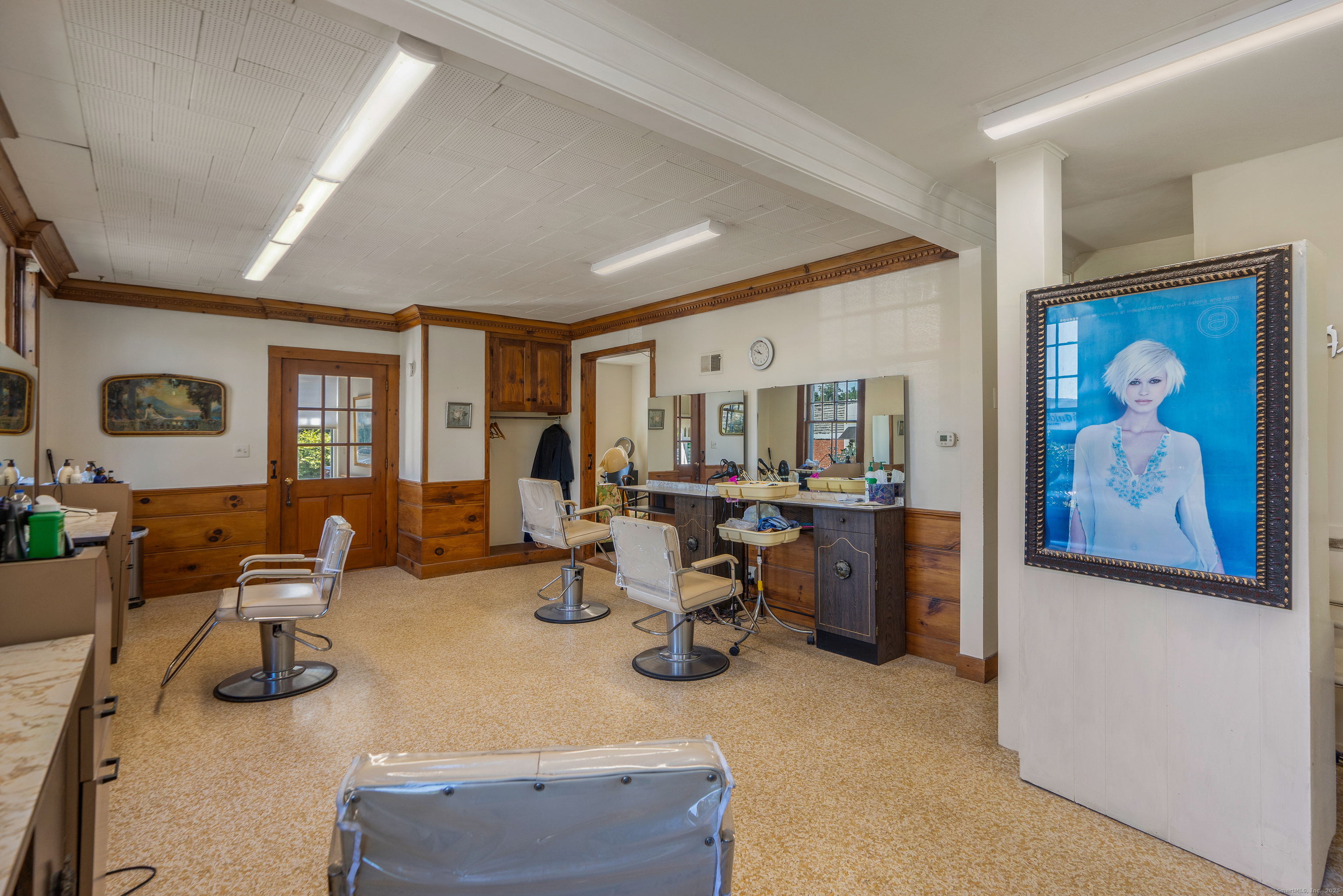 368 Hopmeadow Street Simsbury CT 06089