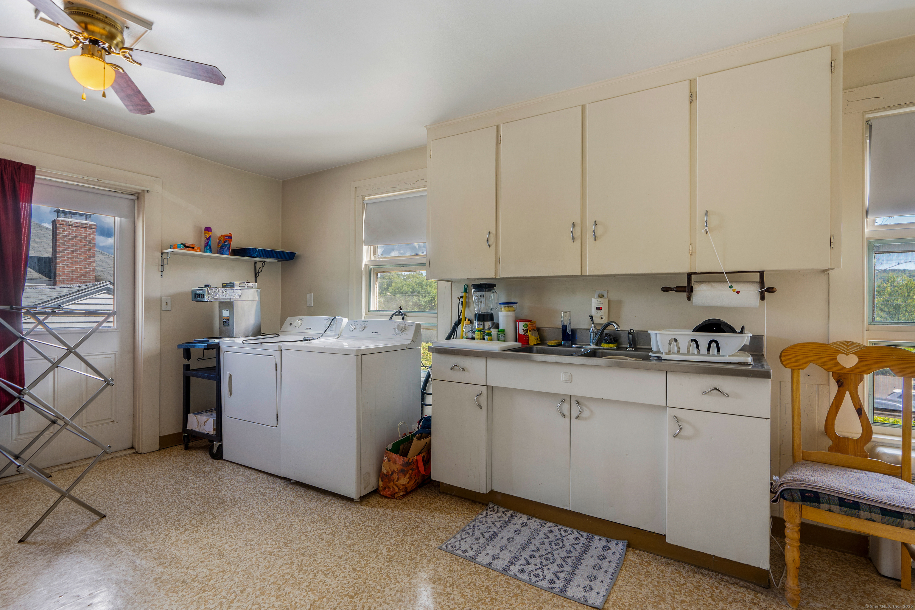 368 Hopmeadow Street Simsbury CT 06089