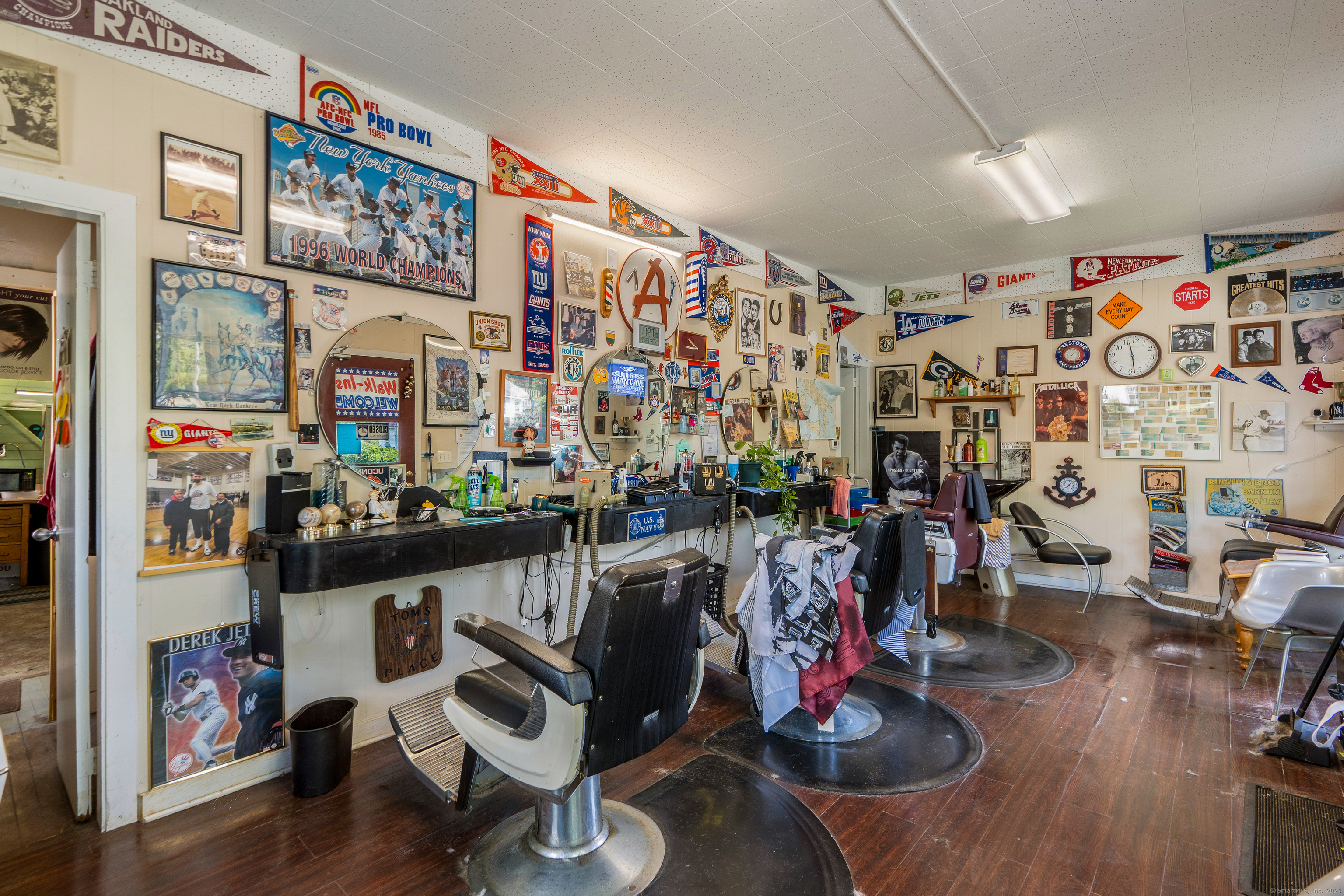368 Hopmeadow Street Simsbury CT 06089