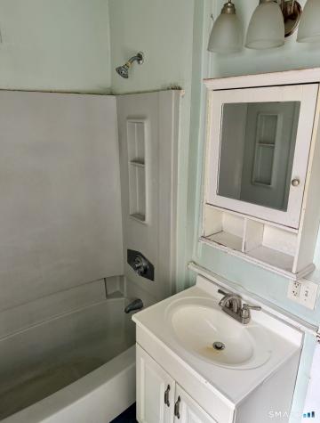 52 Burnside Avenue East Hartford CT 06108
