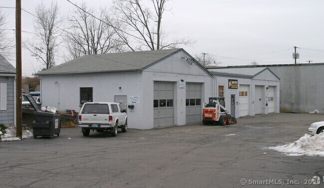 52 Burnside Avenue East Hartford CT 06108
