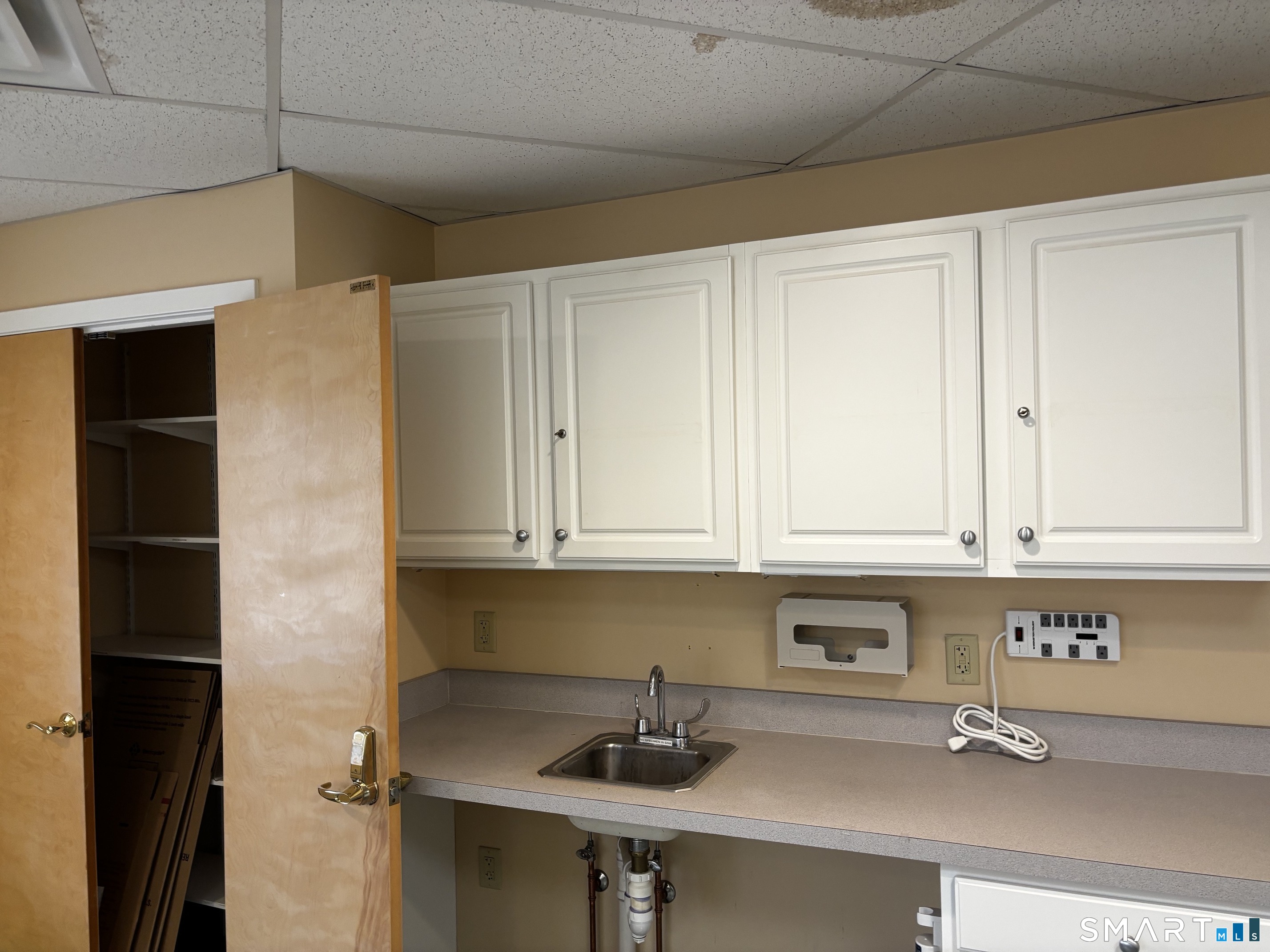 82 Norwich Westerly Road North Stonington CT 06359