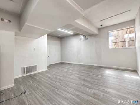 77 Truman Street New London CT 06320