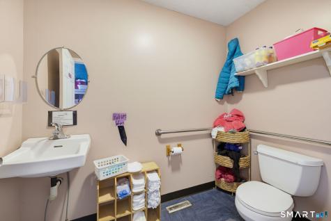 605 Foxon Road North Branford CT 06471