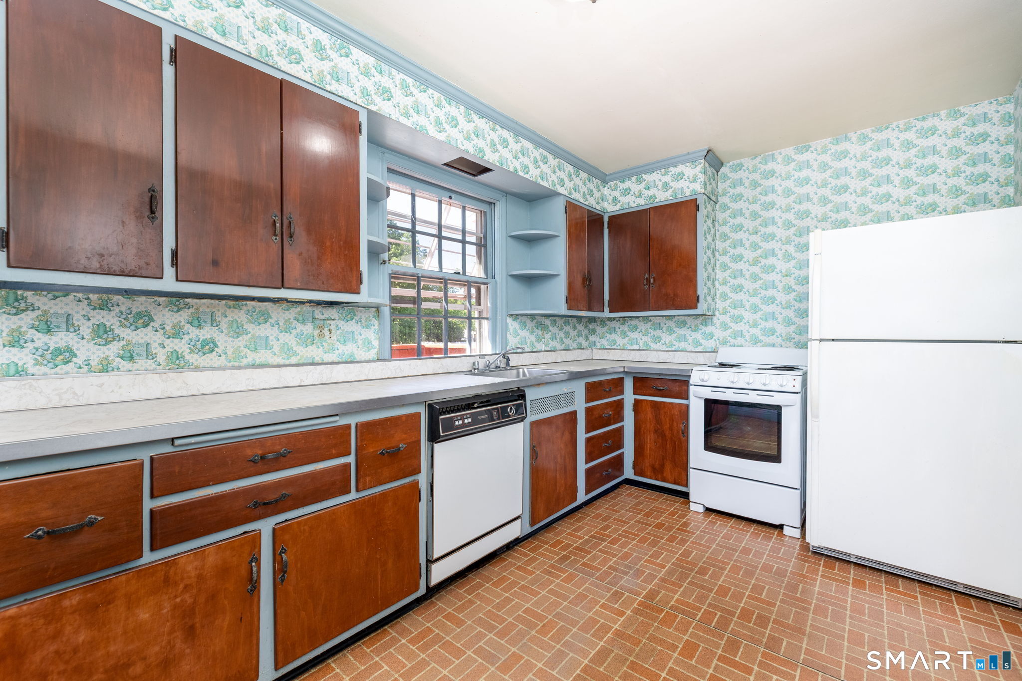 84 Norwich Avenue Colchester CT 06415