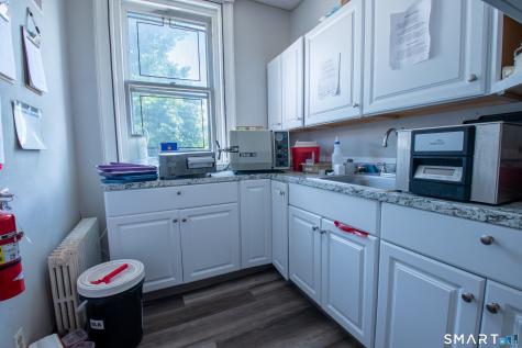27 Broad Street New London CT 06320