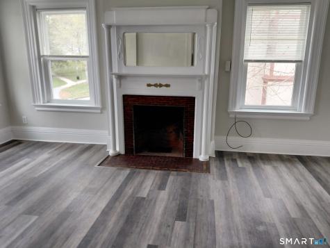27 Broad Street New London CT 06320