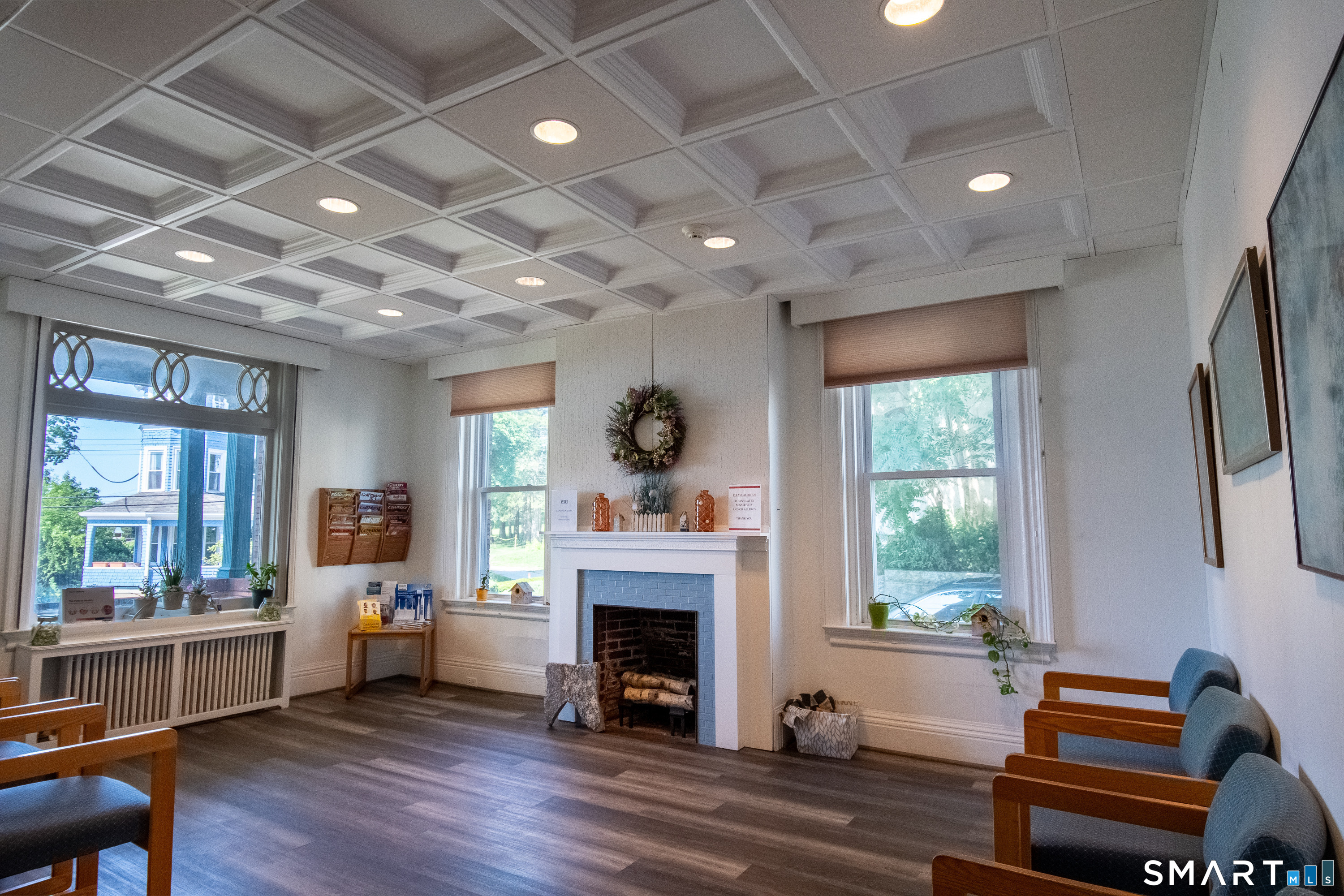 27 Broad Street New London CT 06320