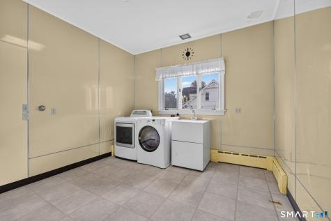 32 East Main Street Stonington CT 06378
