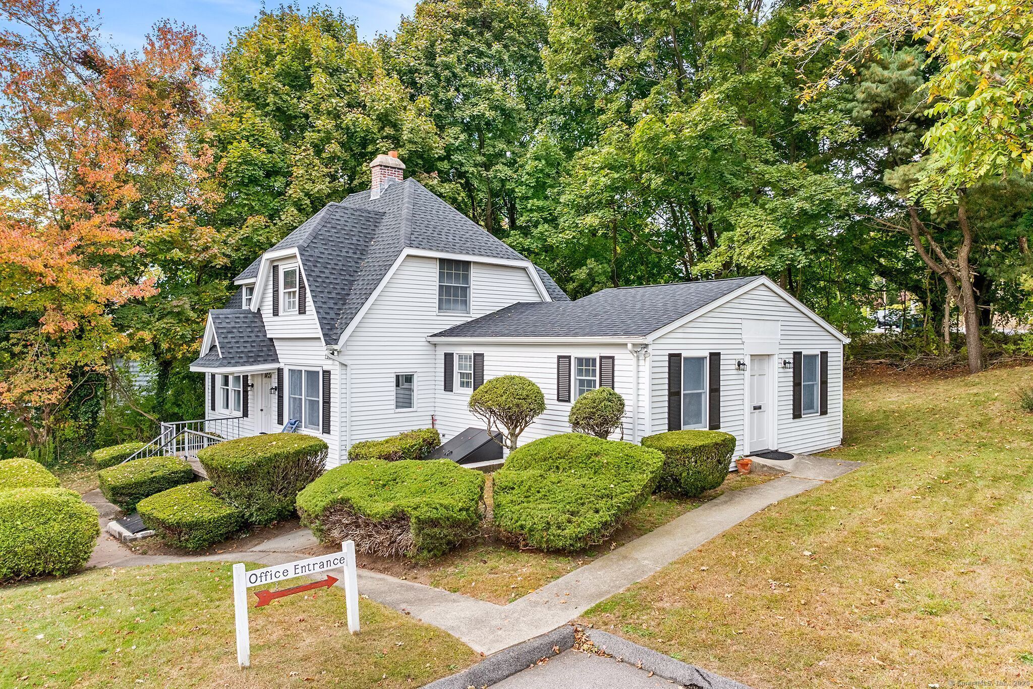 143 Boston Post Road Waterford CT 06385