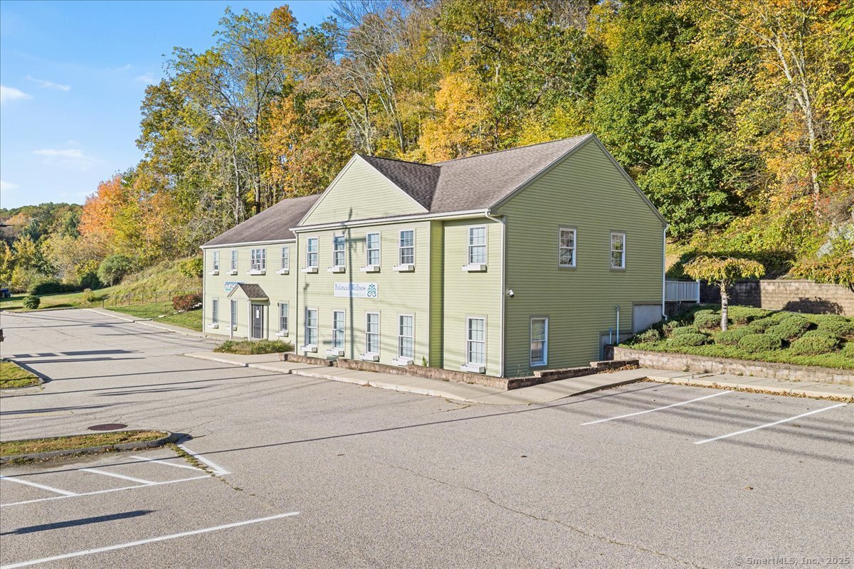 620 Norwich New London Turnpike Montville CT 06382