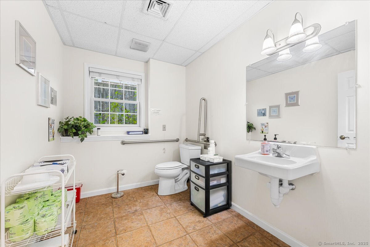 620 Norwich New London Turnpike Montville CT 06382