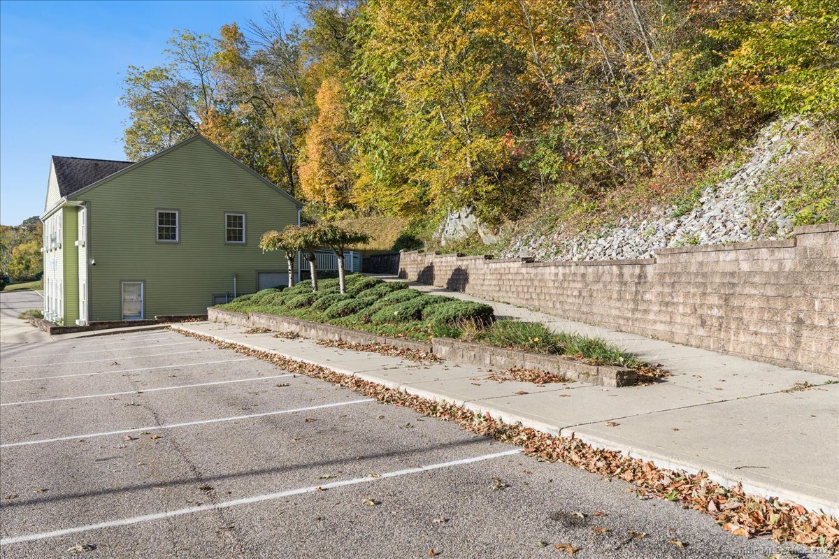 620 Norwich New London Turnpike Montville CT 06382