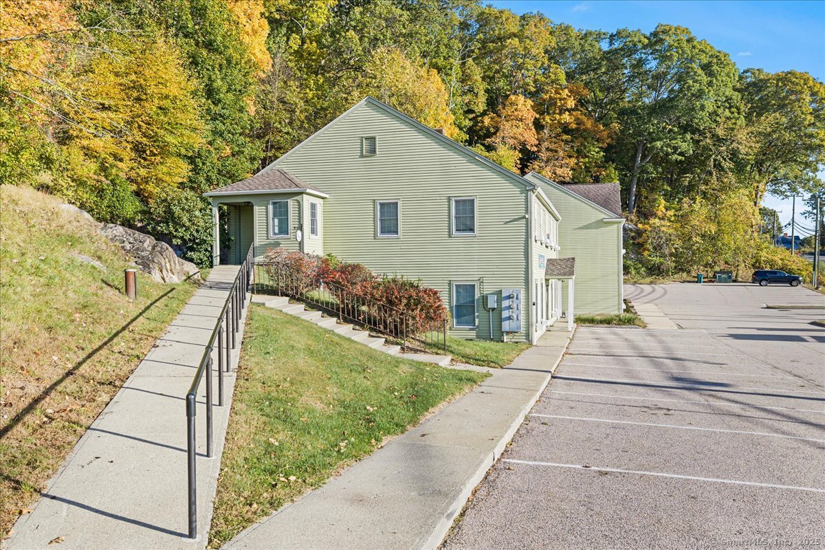 620 Norwich New London Turnpike Montville CT 06382