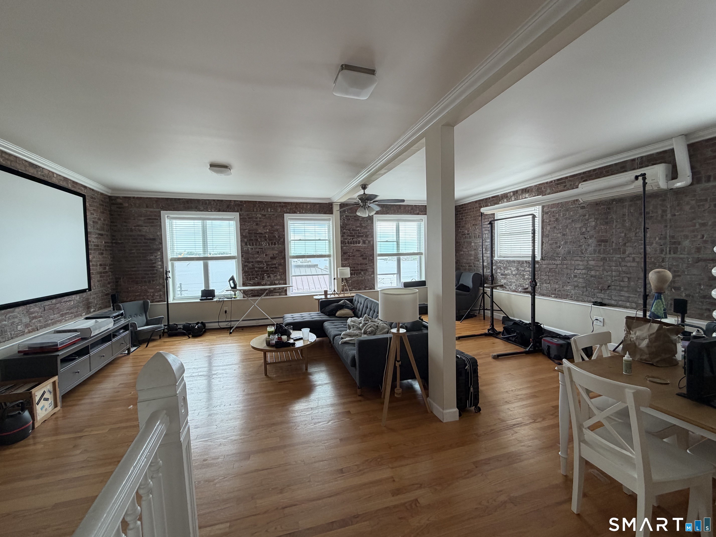 153 Bank Street New London CT 06320